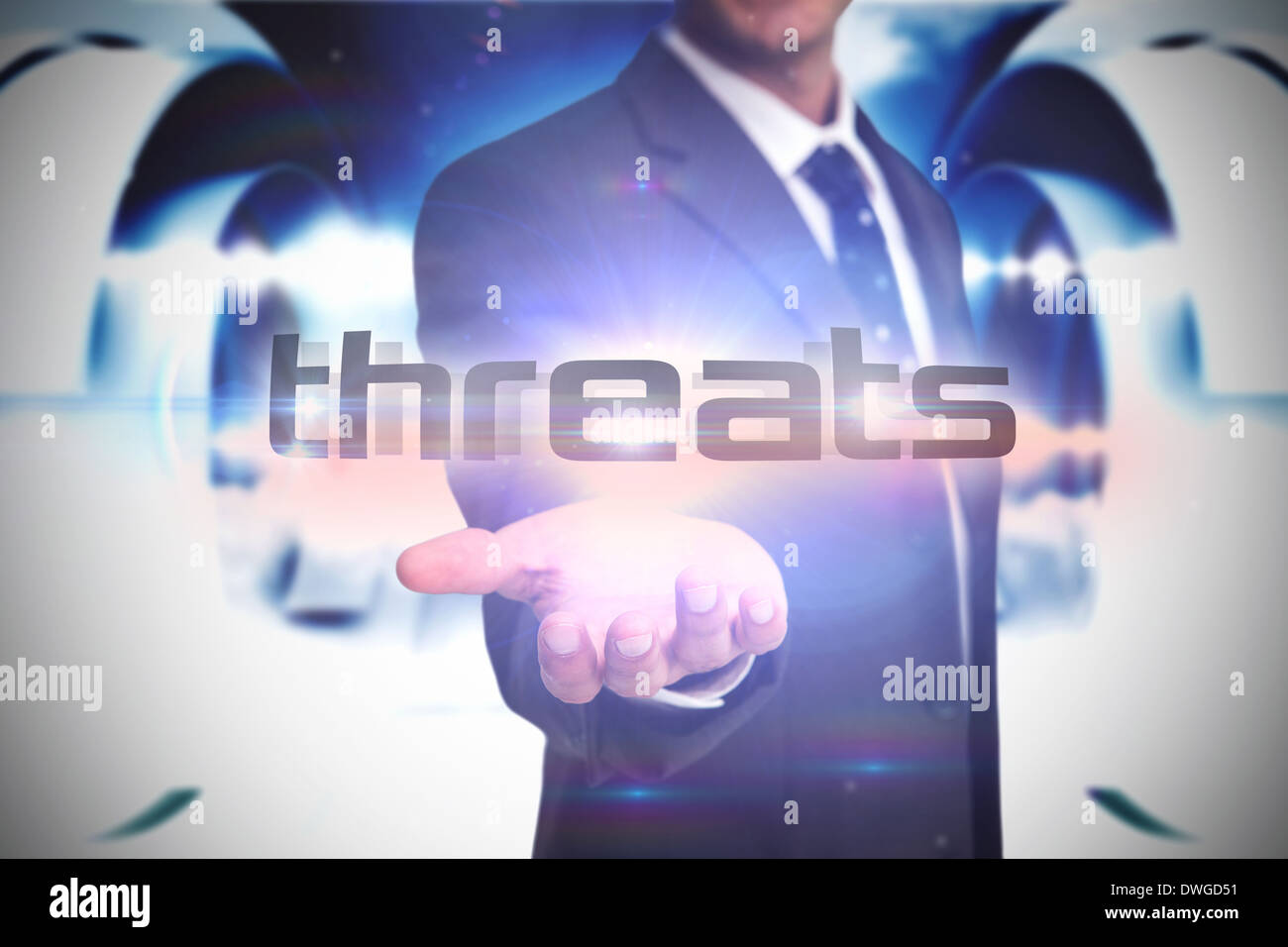 Le minacce contro astratta design cloud in struttura avveniristica Foto Stock