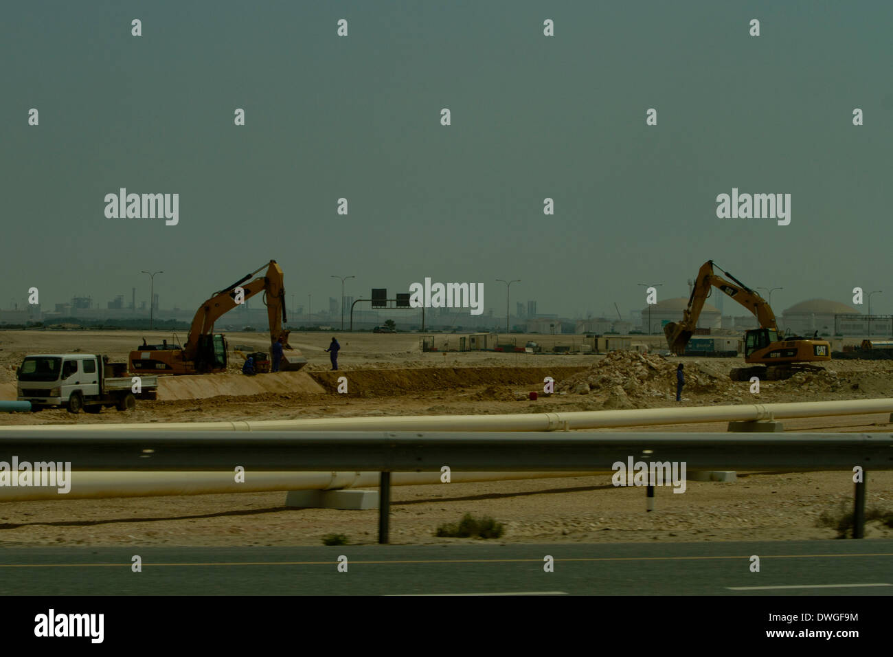 Costruzione di scena in Qatar con gru e macerie Foto Stock