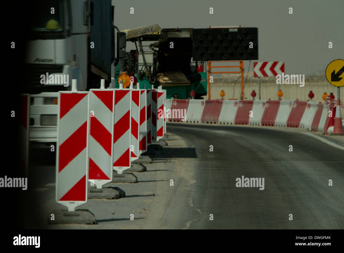 Il Qatar sito in costruzione stradali la deviazione del traffico Foto Stock