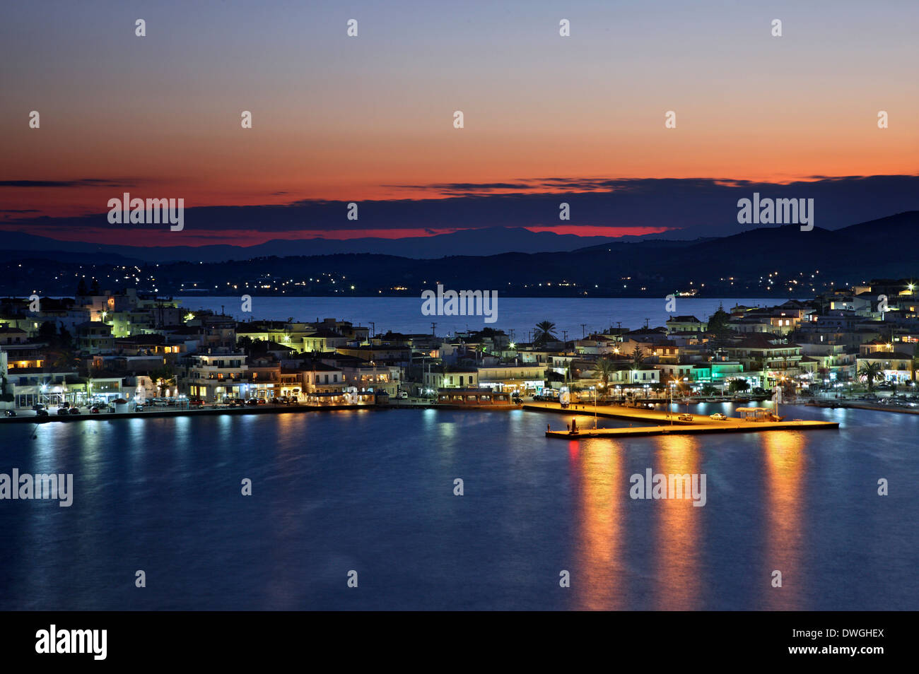 La bella città di Ermioni, comune di Ermionida, Argolide ('Argolide'), Peloponneso e Grecia. Foto Stock