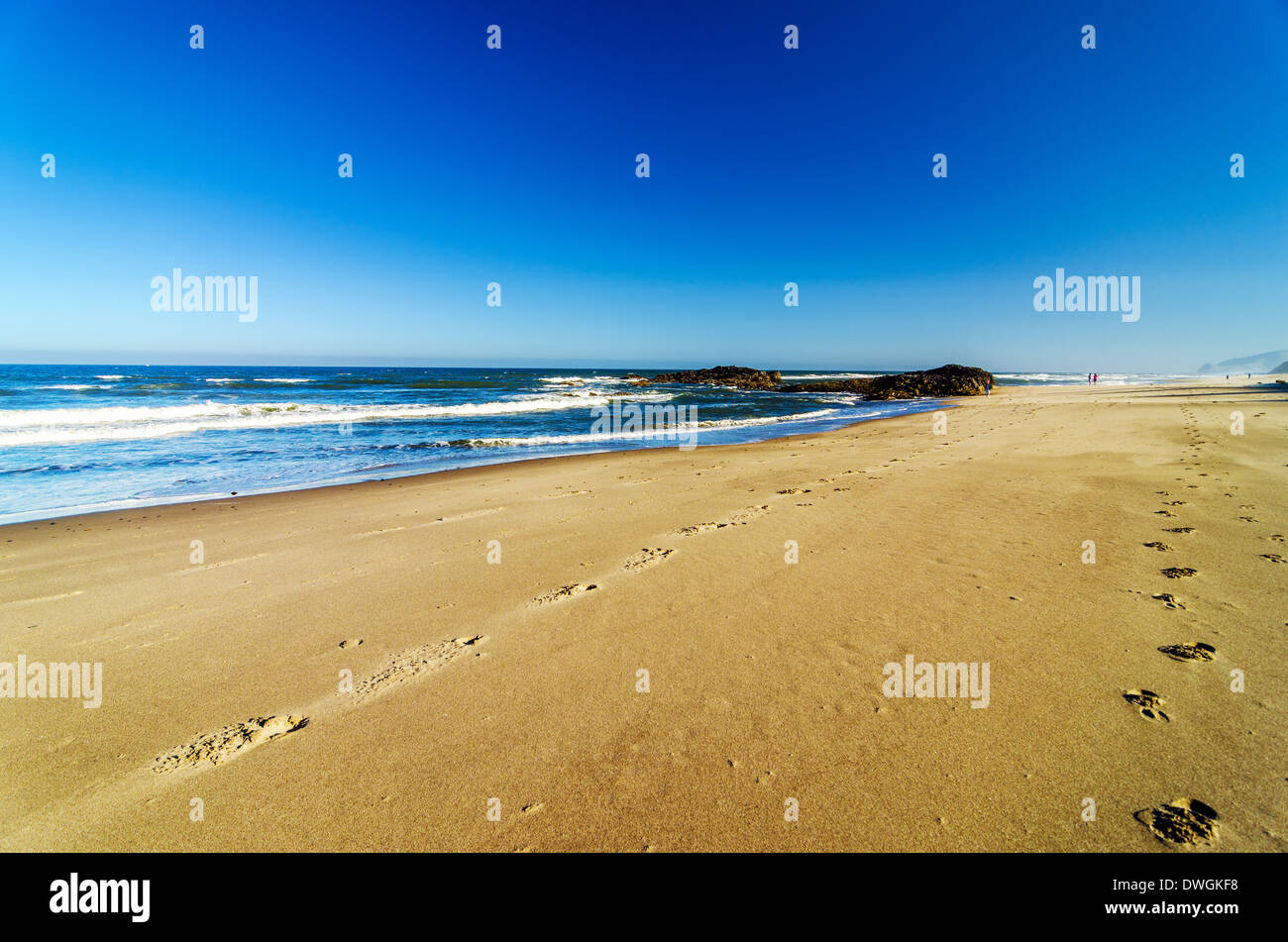 Spiaggia di sabbia a Lincoln City, Oregon con impronte Foto Stock