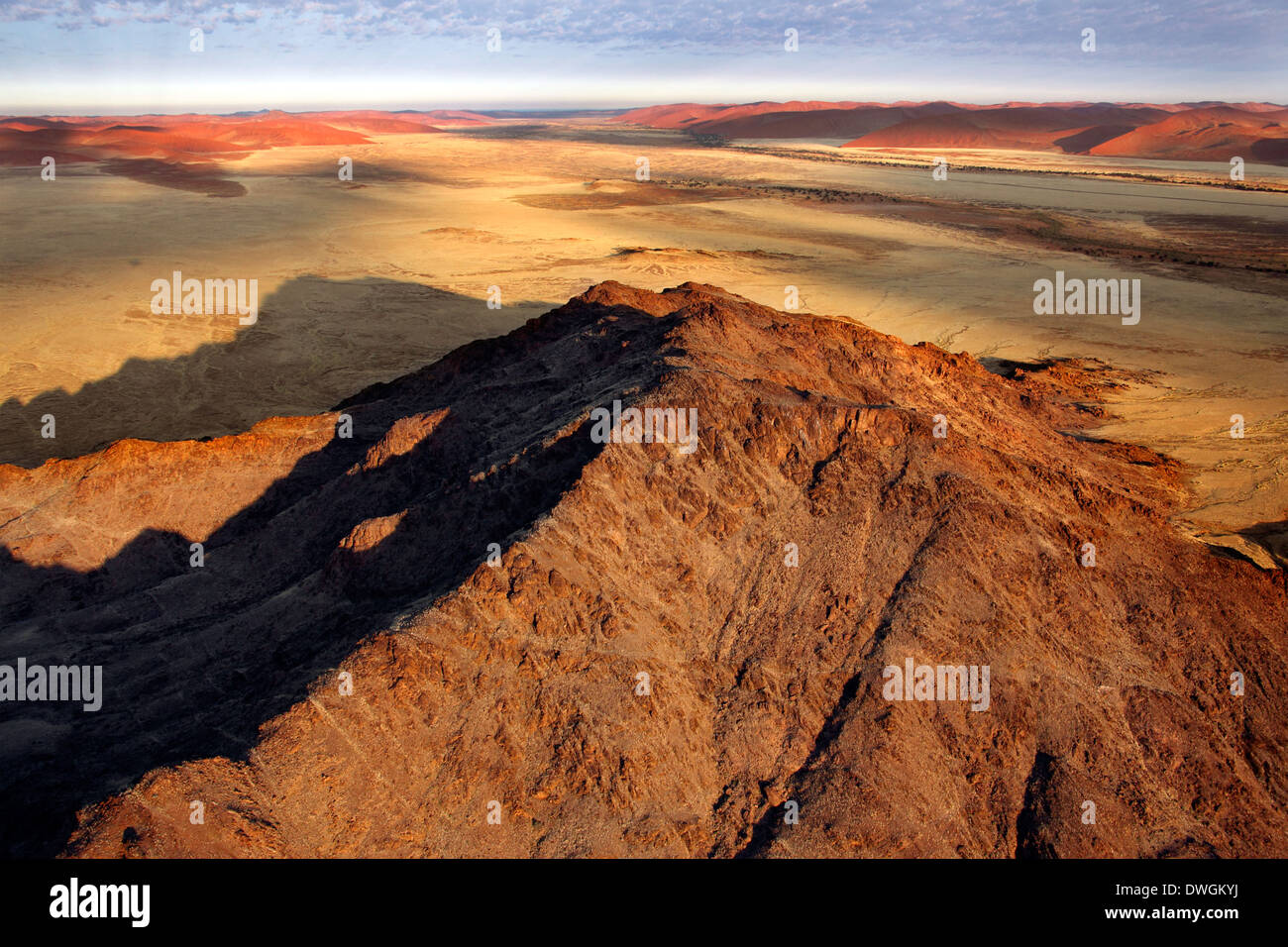 Veduta aerea del Namib nuakluft deserto vicino Sossusvlie in Namibia Foto Stock