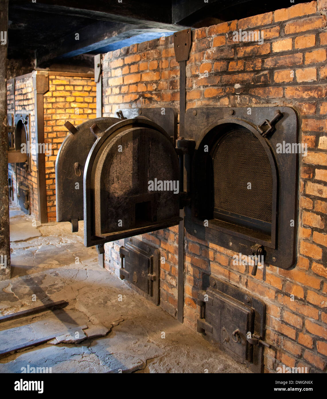 I forni crematori nel campo di concentramento di Auschwitz - Polonia Foto Stock