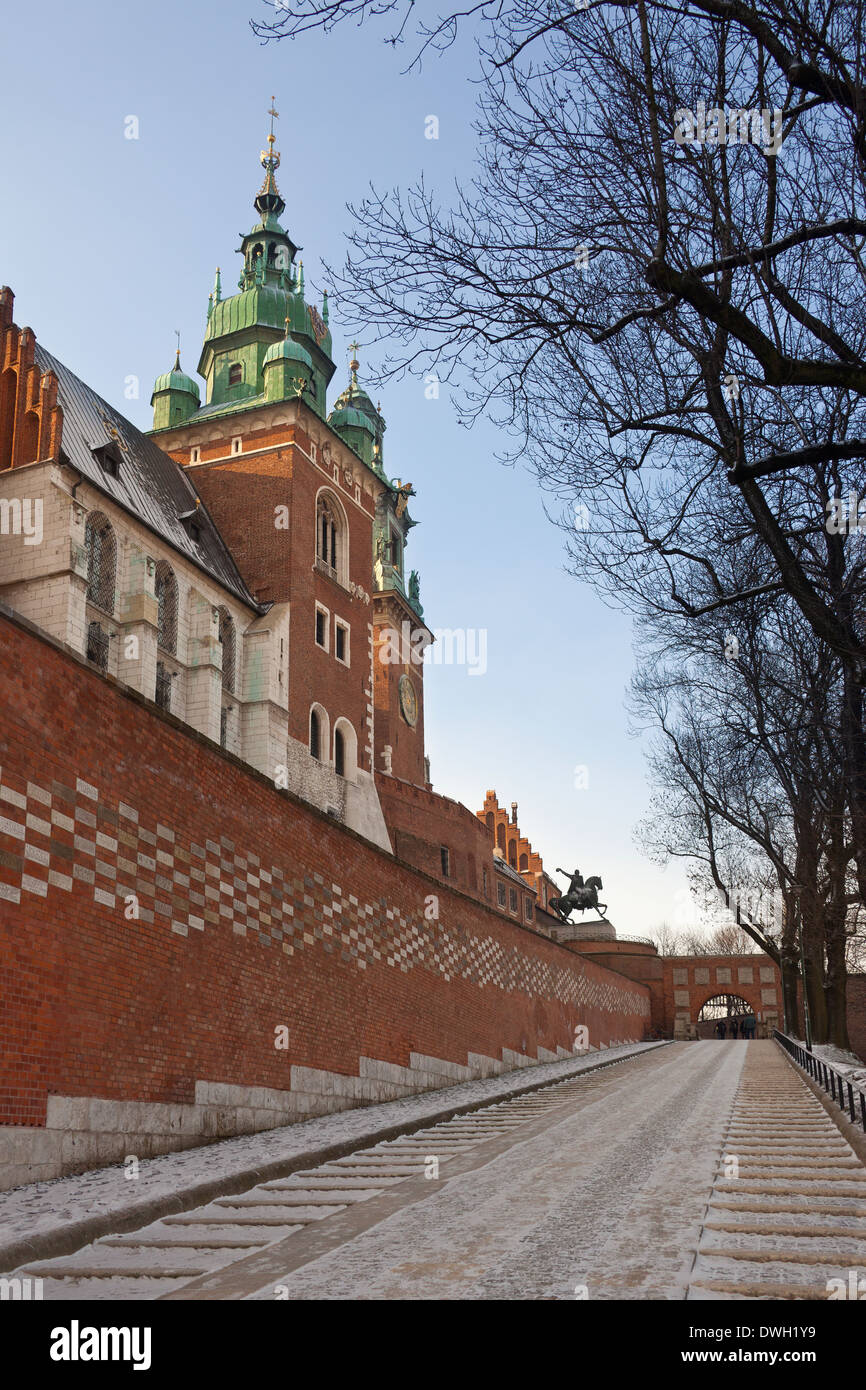 Stemma del cancello al Castello Reale sul colle di Wawel nella città di Cracovia in Polonia Foto Stock