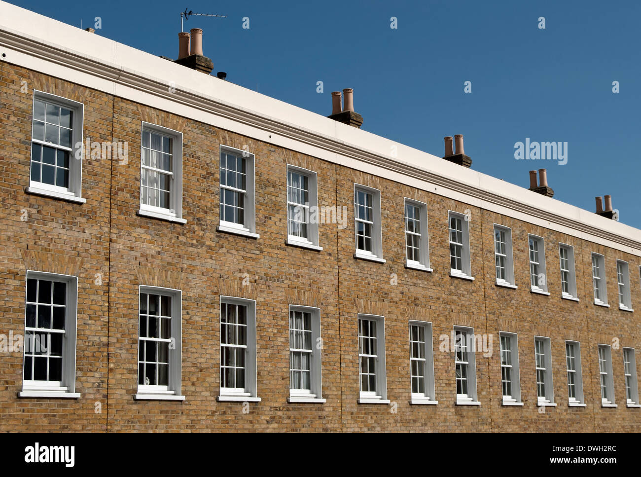 Case a schiera affacciata allsop Place, Londra, Inghilterra, formando la parte posteriore della Cornovaglia terrazza mews. Foto Stock