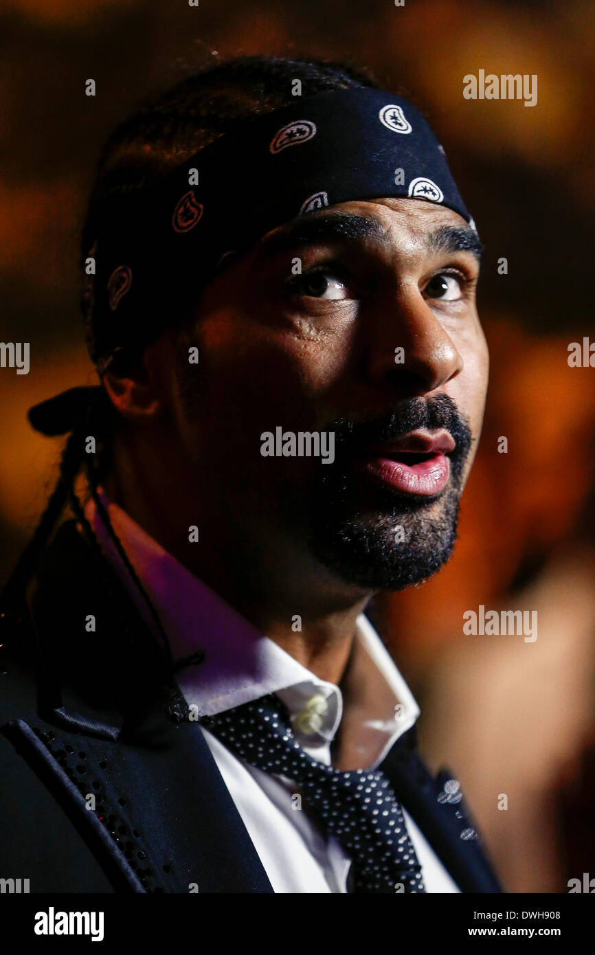 Londra, Regno Unito. 08 Mar, 2014. Boxer David Haye guarda dalla folla della scheda principale a UFC Fight Night Londra dall'Arena O2. Credito: Azione Sport Plus/Alamy Live News Foto Stock