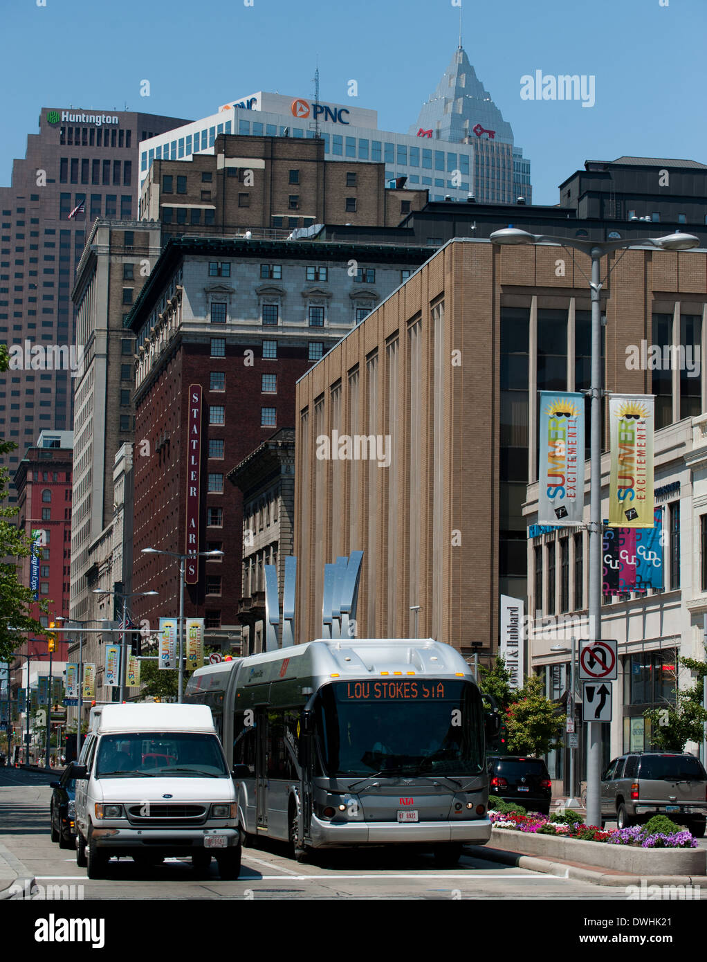 RTA Bus sulla Linea di salute in Cleveland Ohio su Euclid Avenue Foto Stock