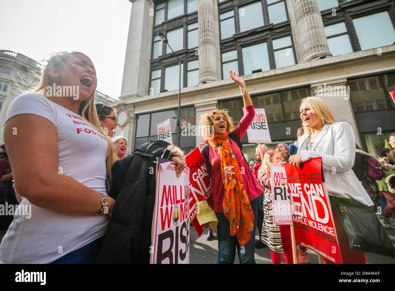 La Giornata internazionale della donna milioni di donne luogo marzo a Londra Foto Stock