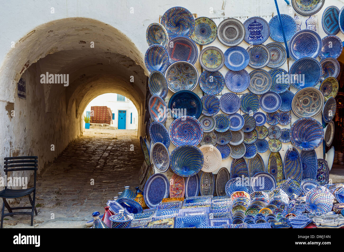 Il Nord Africa, Tunisia, Sidi Bou Said. La ceramica souvenir shop. Foto Stock