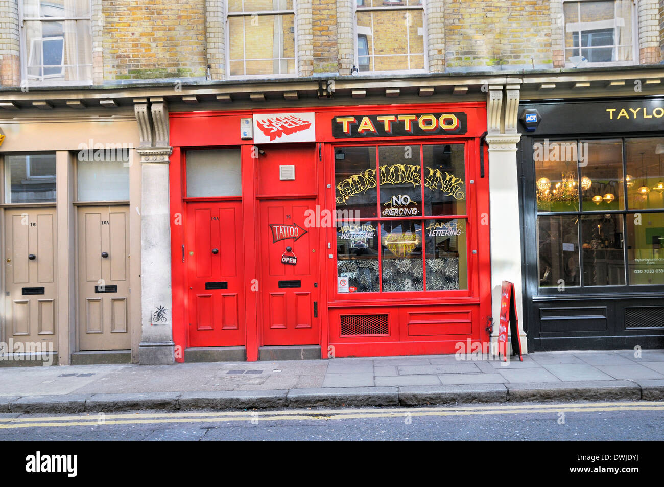Salotto tattoo, East London, England, Regno Unito Foto Stock