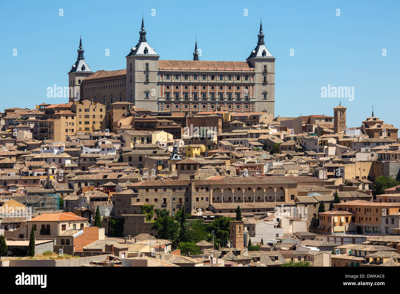 L'Alcazar e la città di Toledo in La Mancha di Spagna centrale. Foto Stock