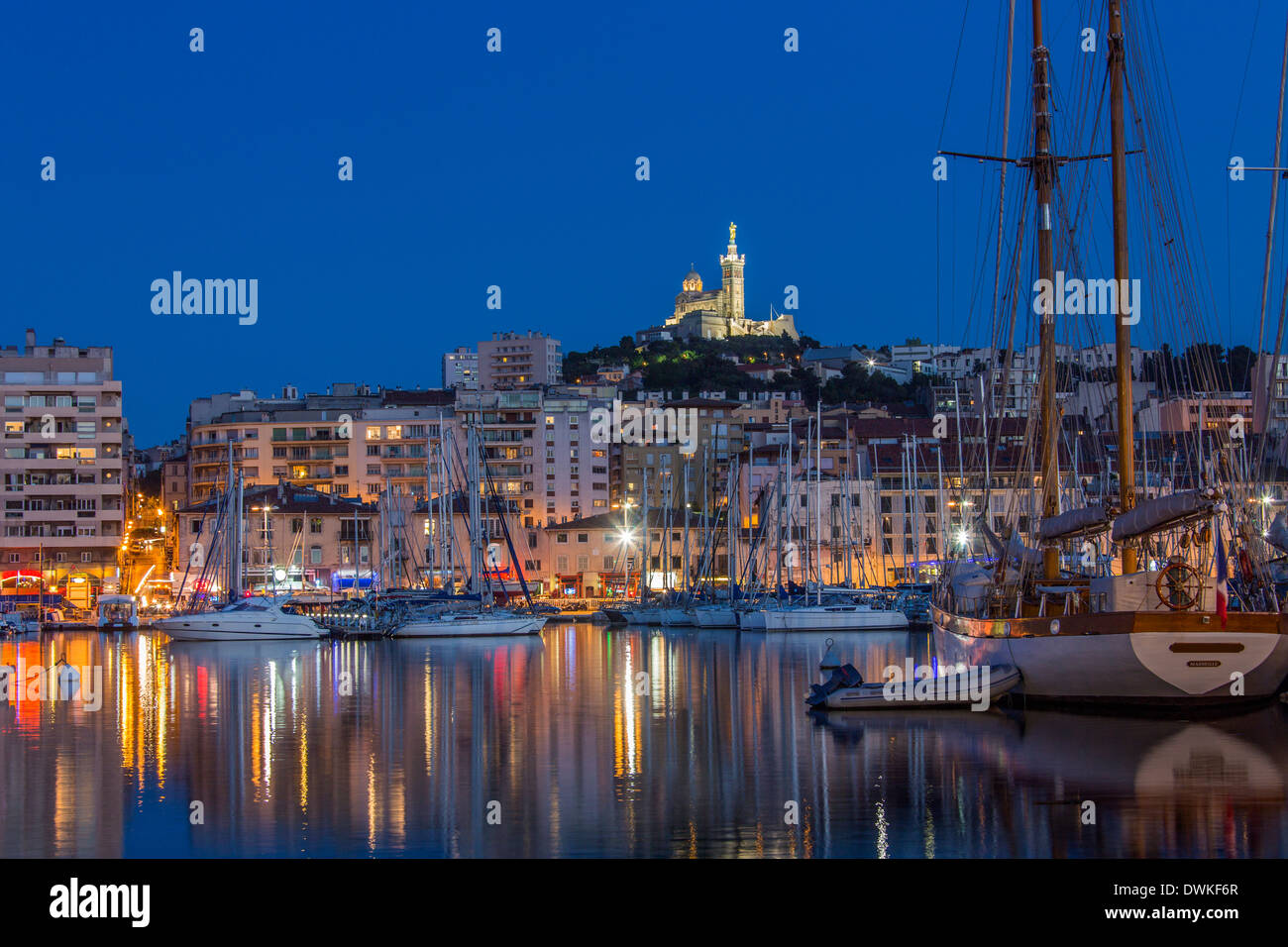Il porto di Marsiglia a notte - Sud della Francia Foto Stock