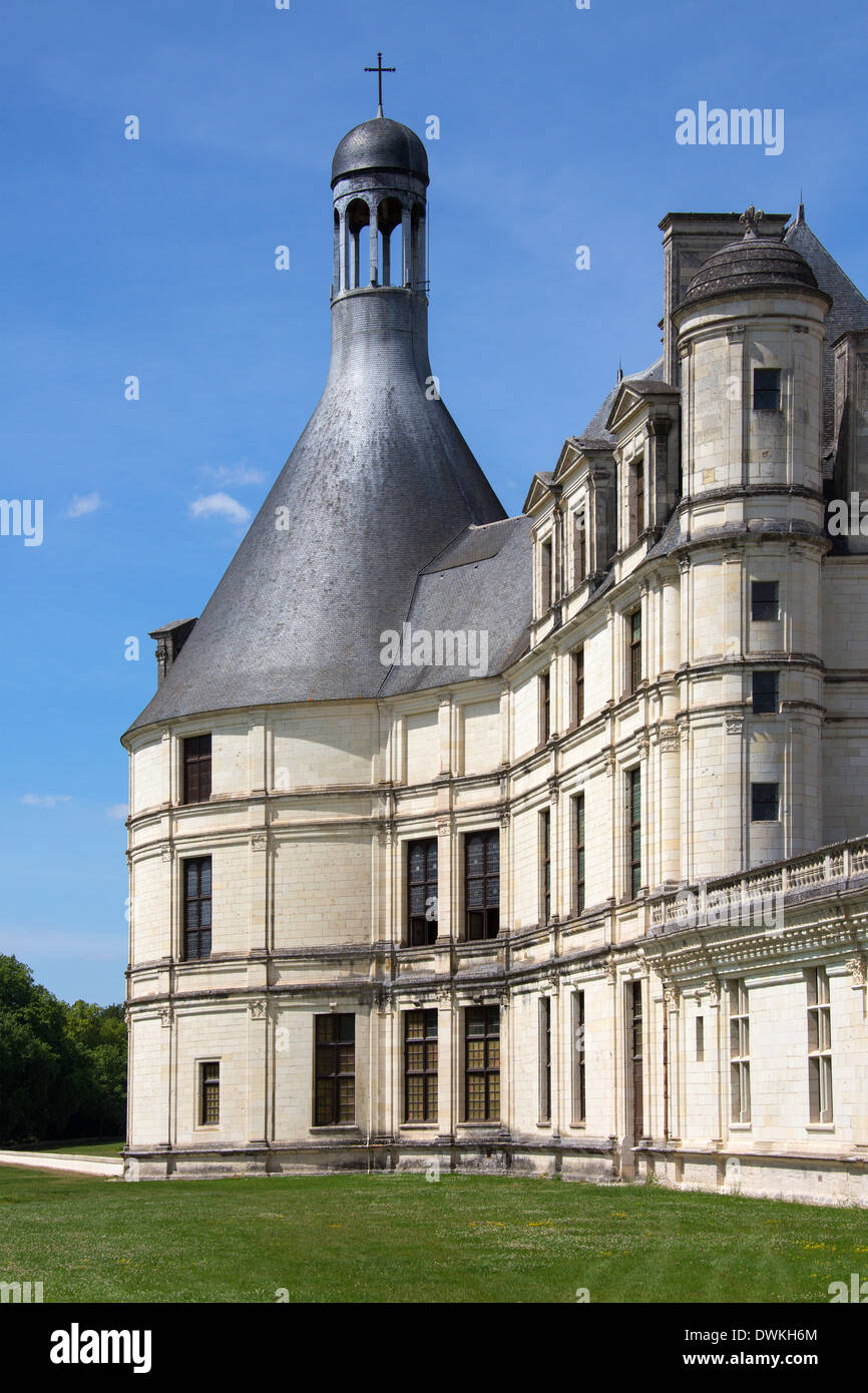 Chateau de Chambord nella Valle della Loira in Francia. La camera 440 chateau date dal 1519 ed è il più grande della Loira. Foto Stock