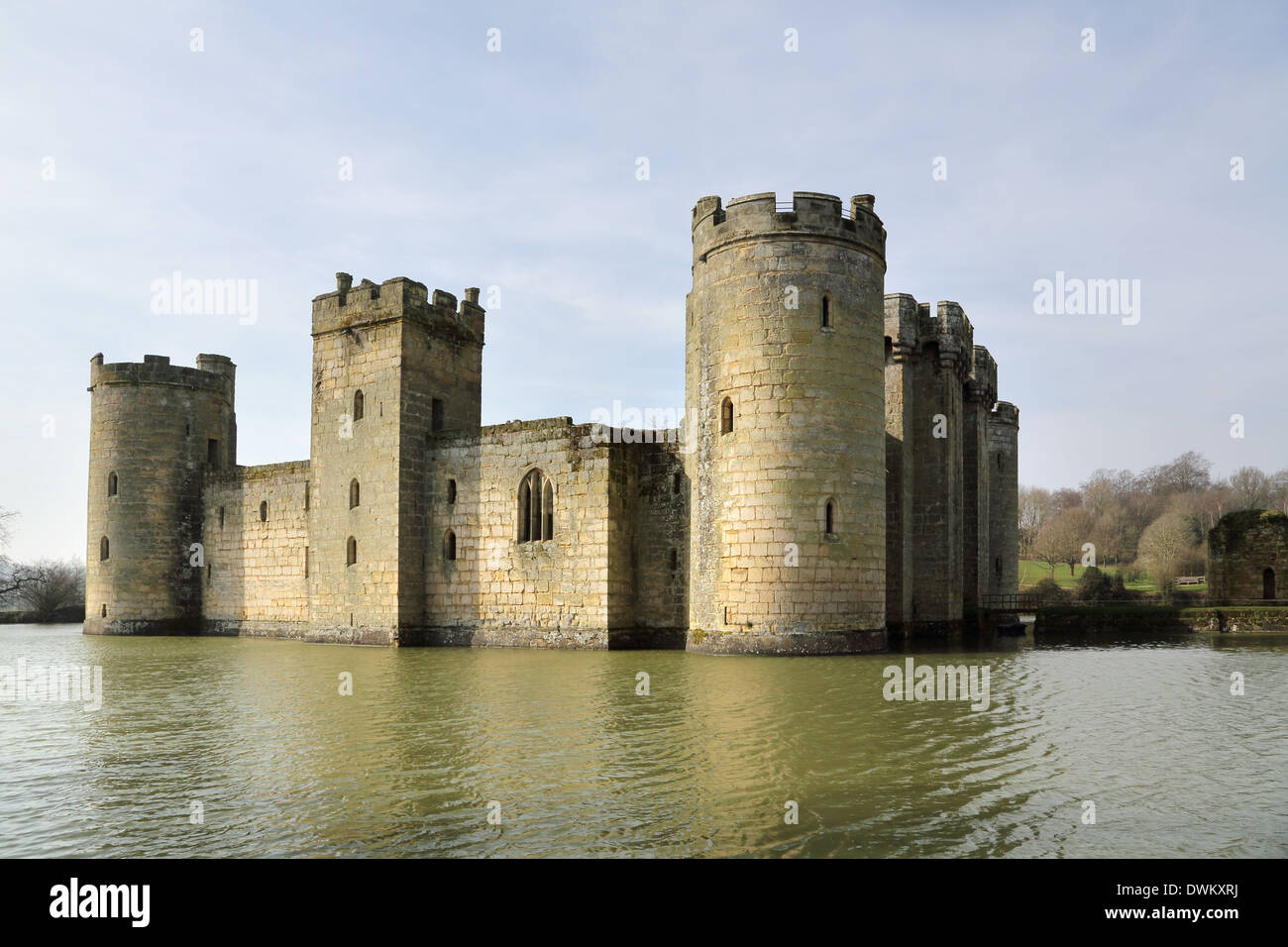 Il XIV secolo moated Bodium castello in east sussex Foto Stock