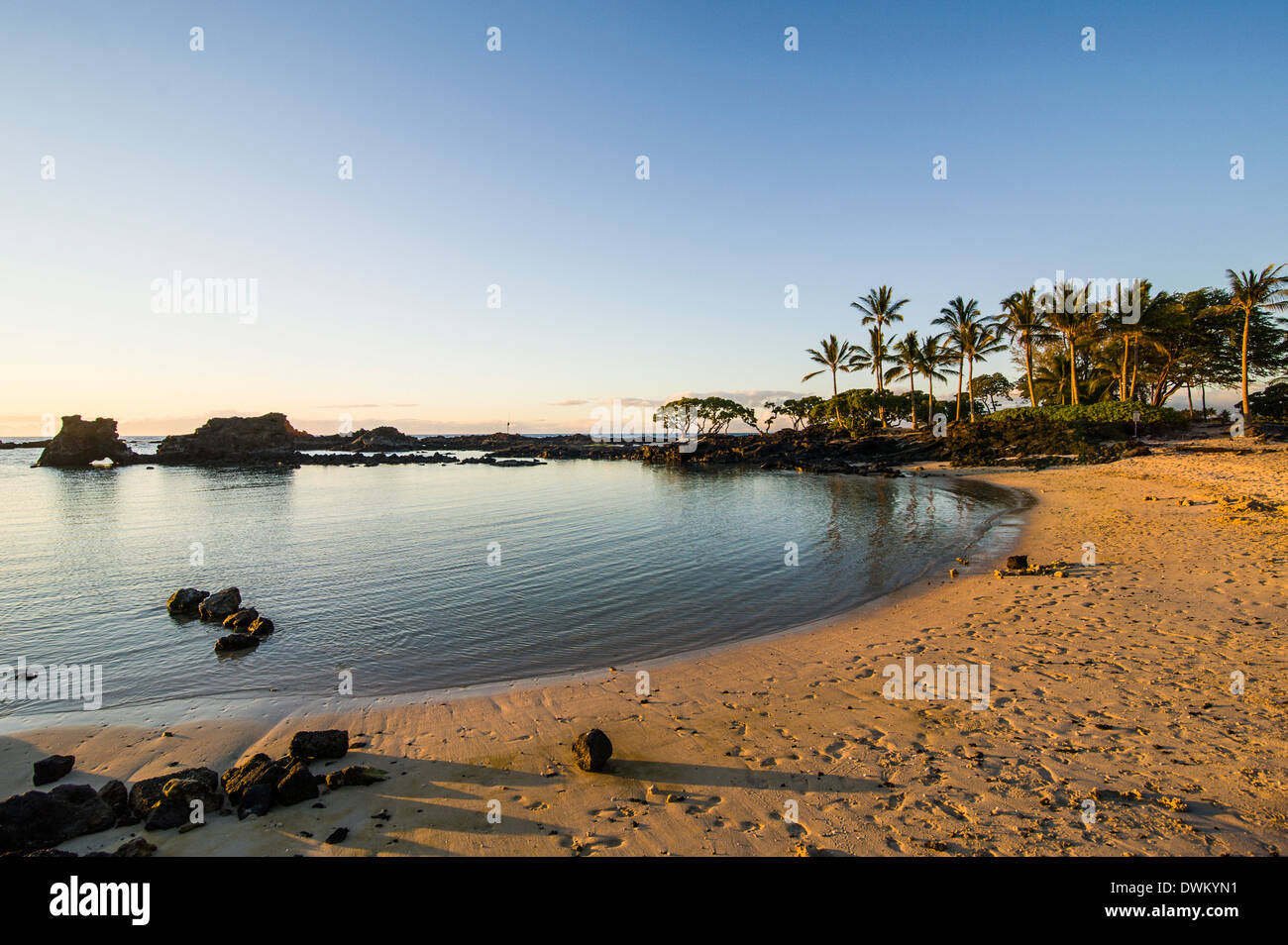 Spiaggia sabbiosa a Kikaua Point Park, Big Island, Hawaii, Stati Uniti d'America, il Pacifico Foto Stock