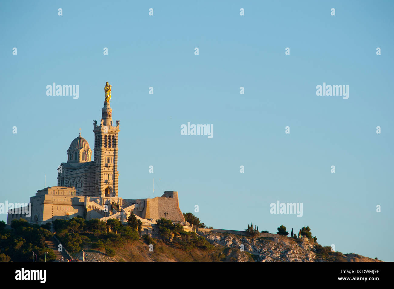 Notre Dame de la Garde a Marsiglia, Bouches du Rhone, Provence, Francia Foto Stock