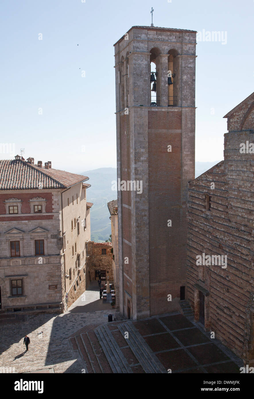 Campanile campanile della Cattedrale nella piazza di Montepulciano, Toscana, Italia. Foto Stock