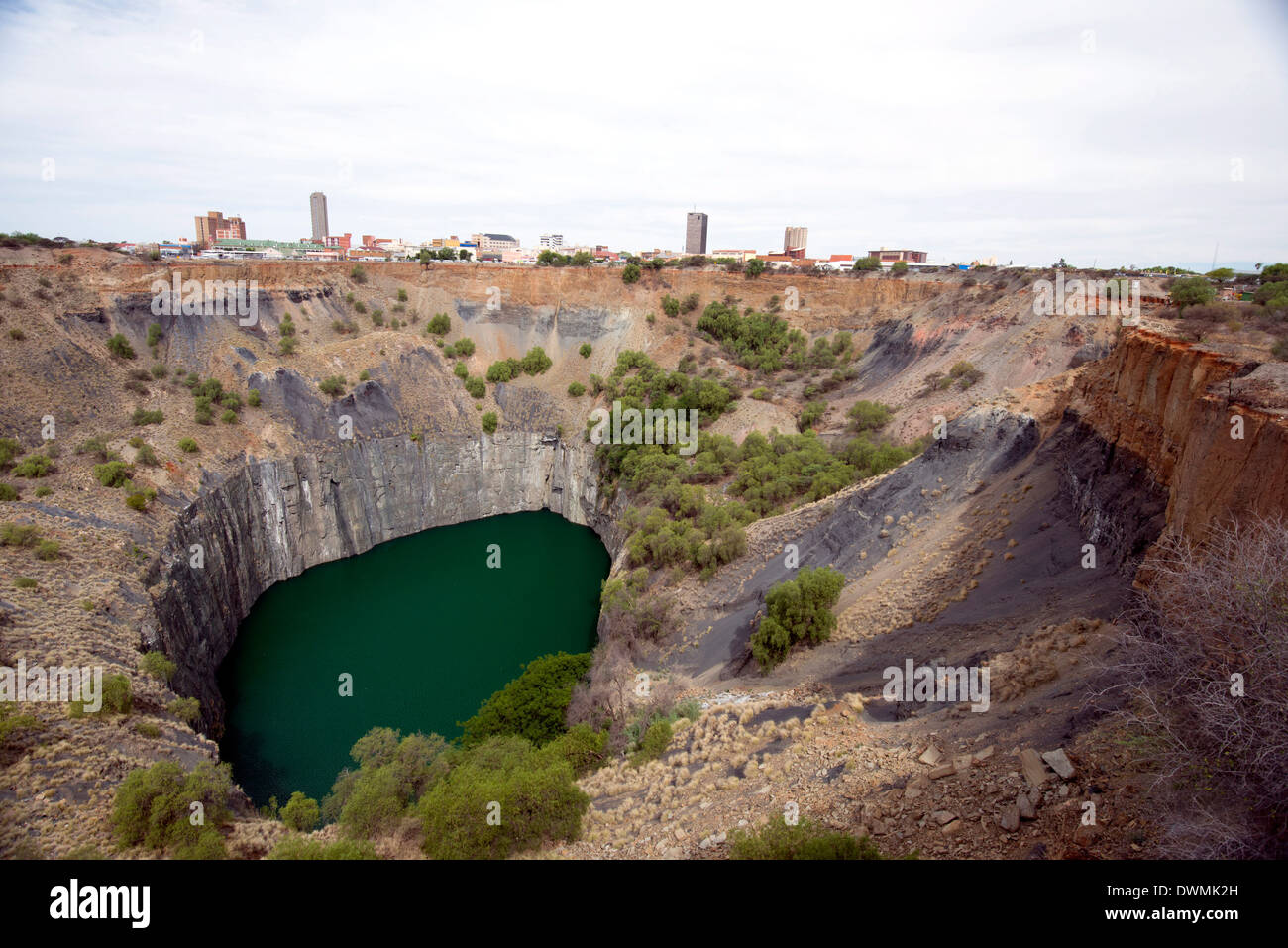 Il foro grande, parte di Kimberley miniera di diamanti che ha prodotto 2722 kg di diamanti, Northern Cape, Sud Africa e Africa Foto Stock