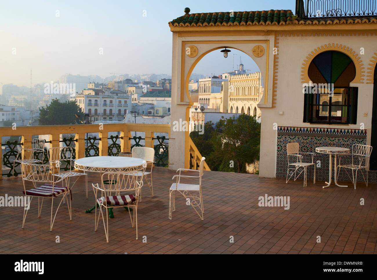 Continental Hotel costruito nel 1870, la città vecchia, la Medina, Tangeri, Marocco, Africa Settentrionale, Africa Foto Stock