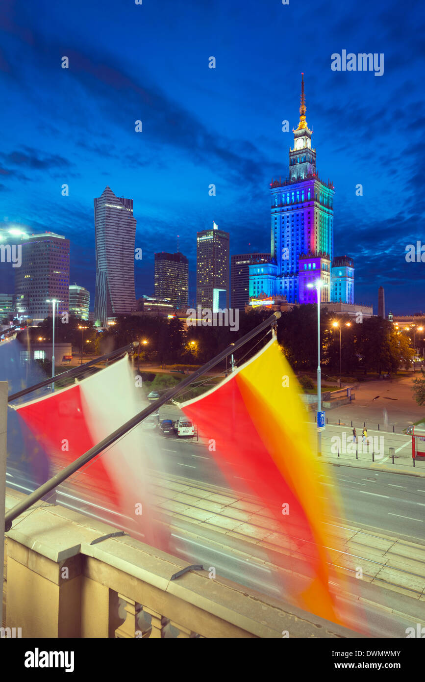 Palazzo della Cultura e della scienza di notte, Varsavia, Polonia, Europa Foto Stock