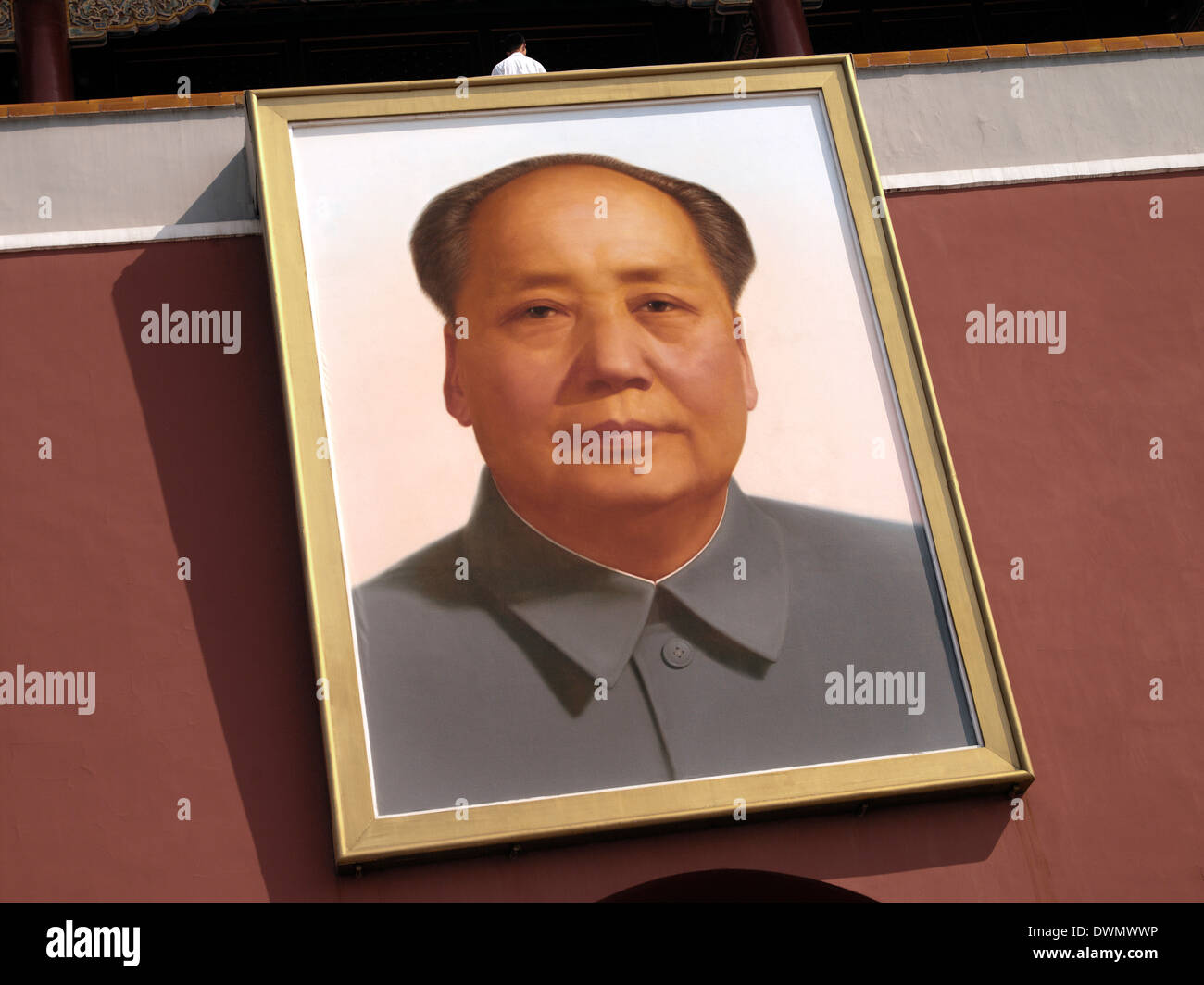 Il presidente Mao ritratto sulla Porta della Pace Celeste in piazza Tiananmen a Pechino in Cina Foto Stock