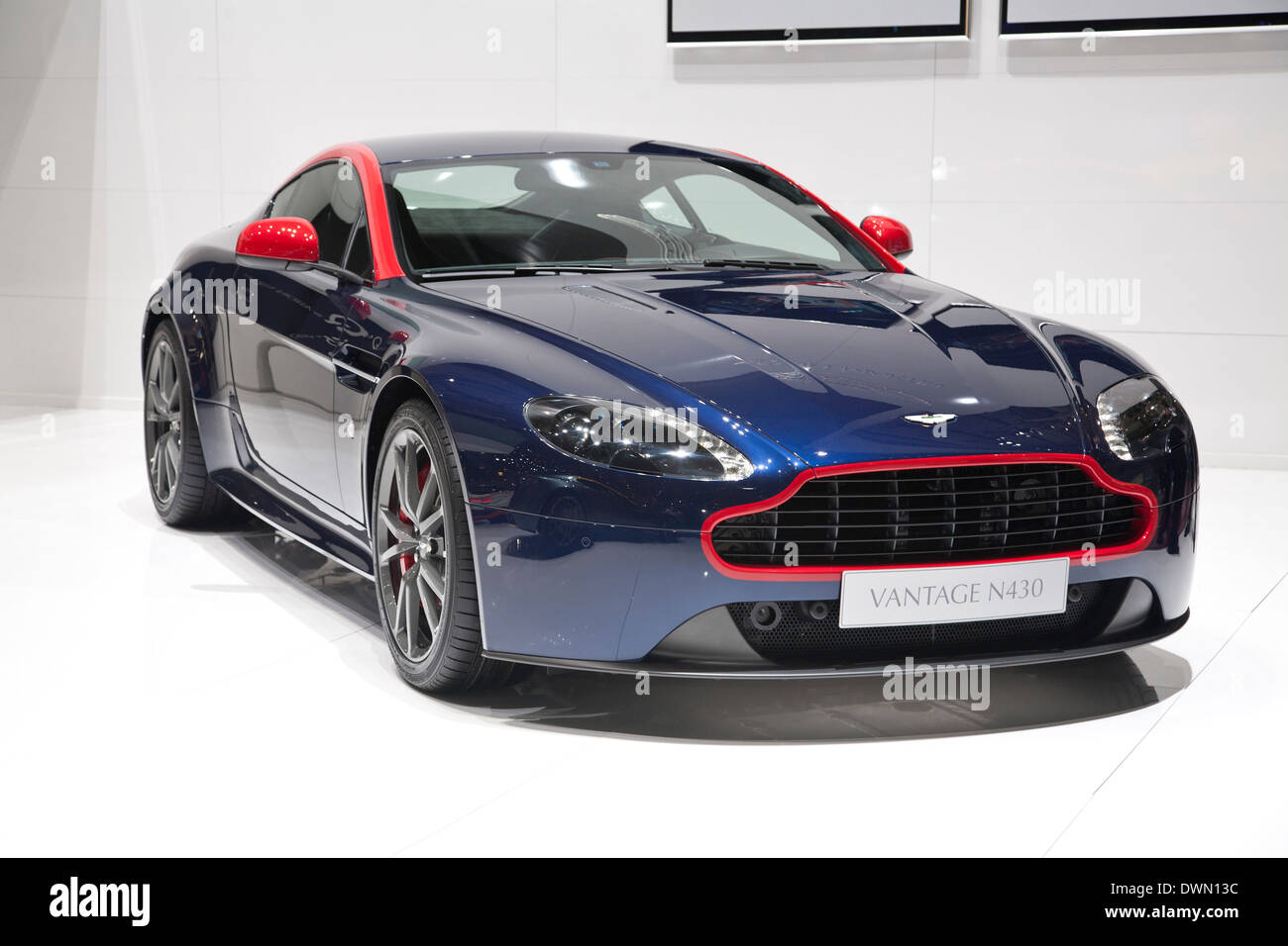 Aston Martin Vantage V8 N430 nella 84a Geneva International Motor Show 2014. Foto Stock