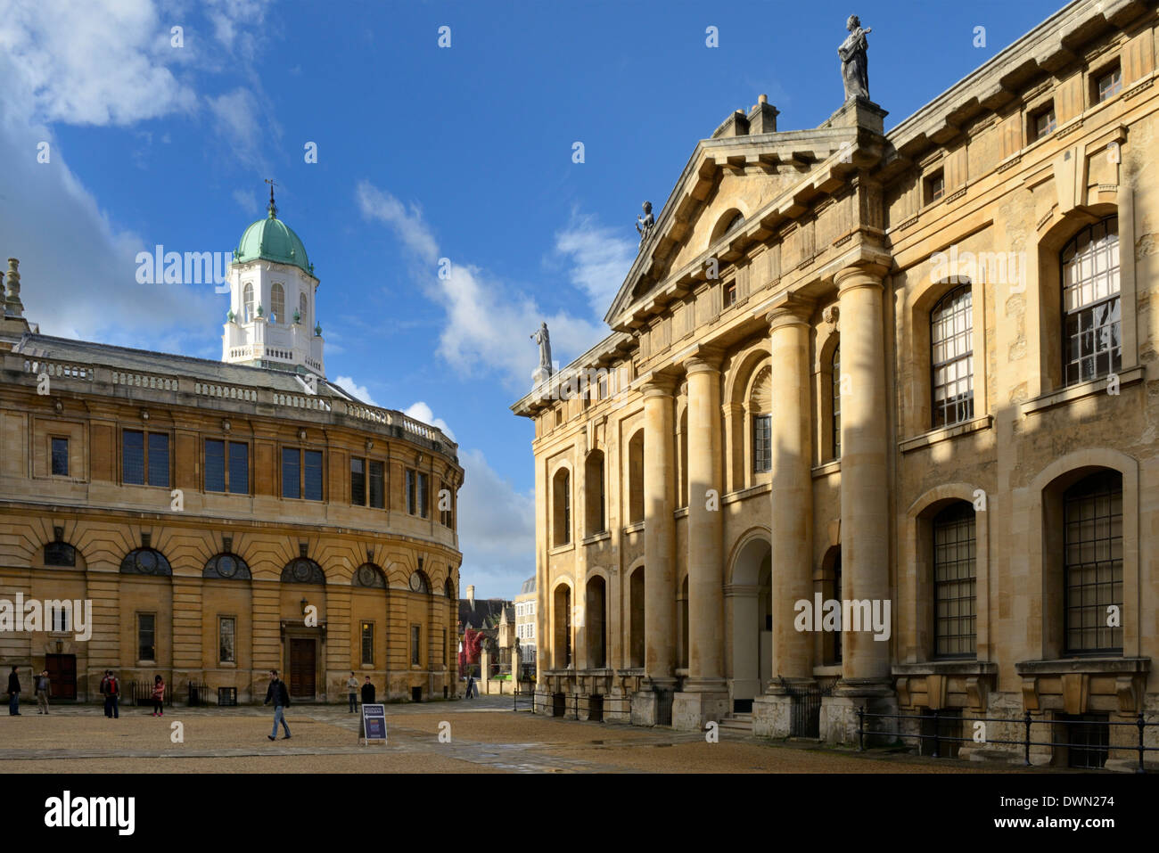 Il Clarendon Building e Sheldonian Theatre, Oxford, Oxfordshire, England, Regno Unito, Europa Foto Stock