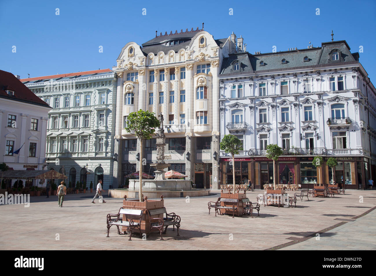 Hlavne Nam (Piazza Principale), Bratislava, Slovacchia, Europa Foto Stock