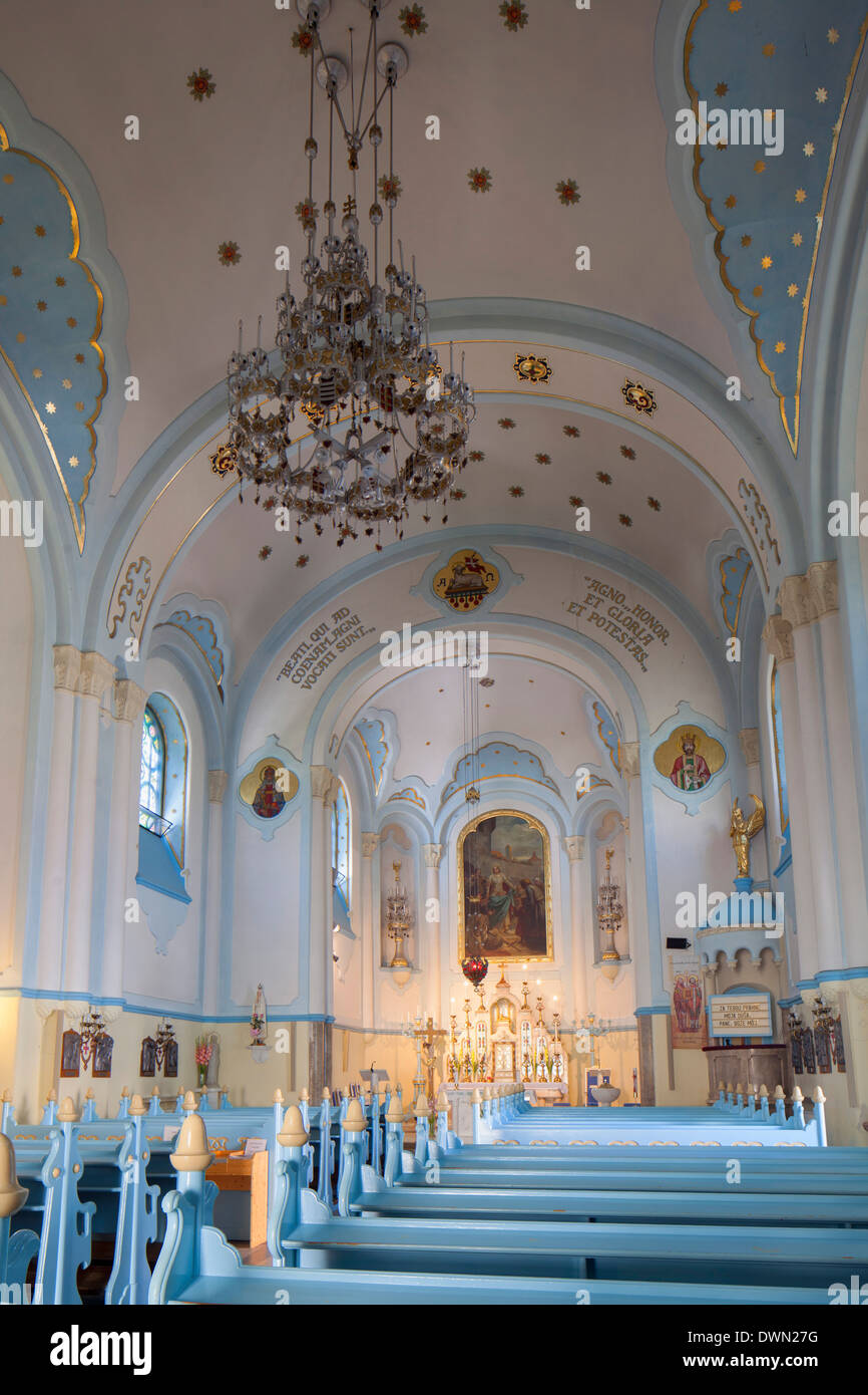 Interno della chiesa di Santa Elisabetta (blu chiesa), Bratislava, Slovacchia, Europa Foto Stock