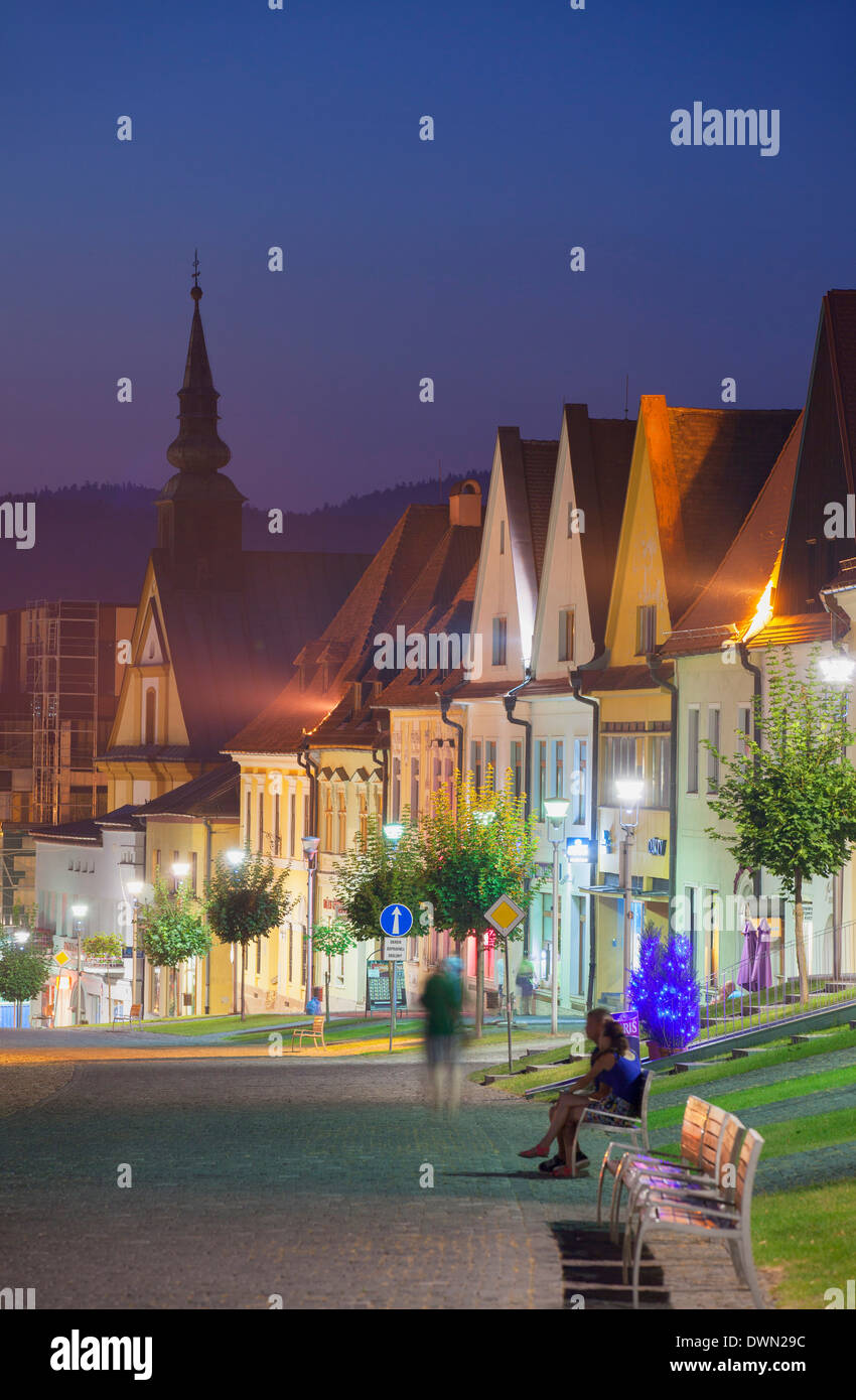 Piazza Radnicne al crepuscolo, Bardejov, Sito Patrimonio Mondiale dell'UNESCO, la regione di Presov, Slovacchia, Europa Foto Stock