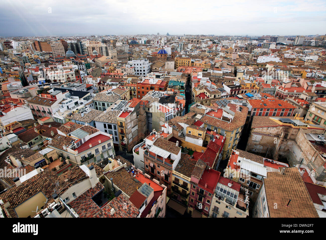 Centro di Valencia dalla metropolitana Basilica Cattedrale dell'Assunzione di Nostra Signora di Valencia, Valencia, Spagna Foto Stock