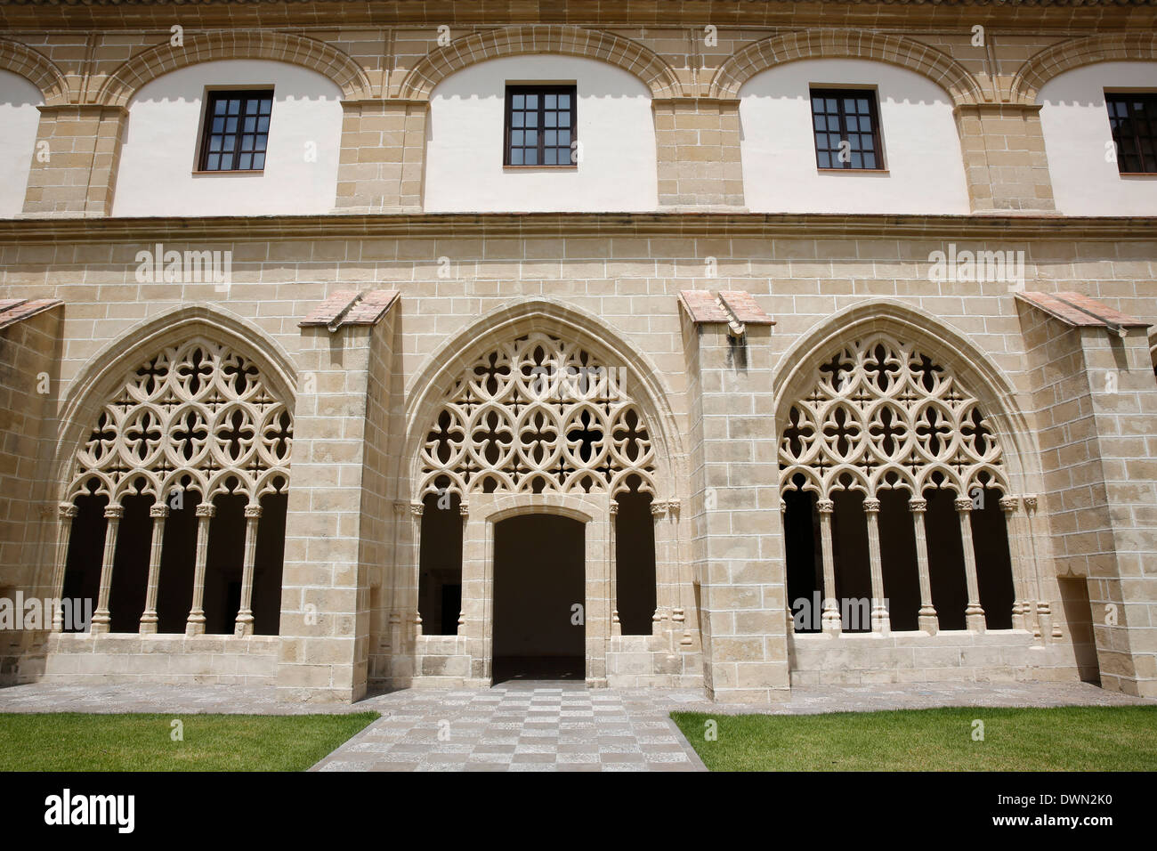 Real Convento de Santo Domingo (Sto Domingo Convento Reale) chiostro, Jerez de la Frontera, Andalusia, Spagna, Europa Foto Stock