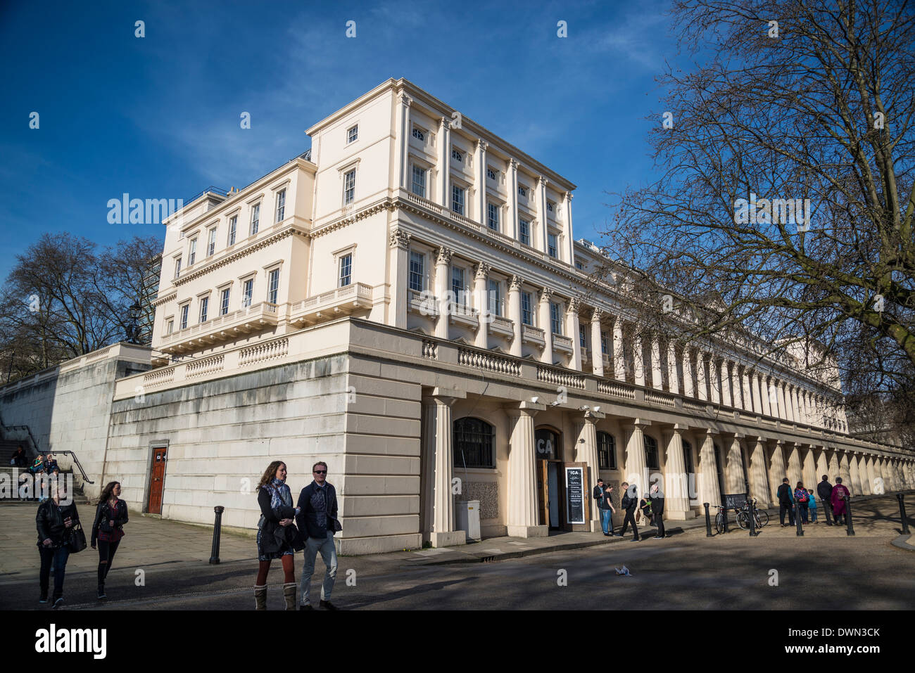 ICA, Carlton House Terrace, progettato da John Nash, il Centro Commerciale City of Westminster, Londra, Regno Unito Foto Stock