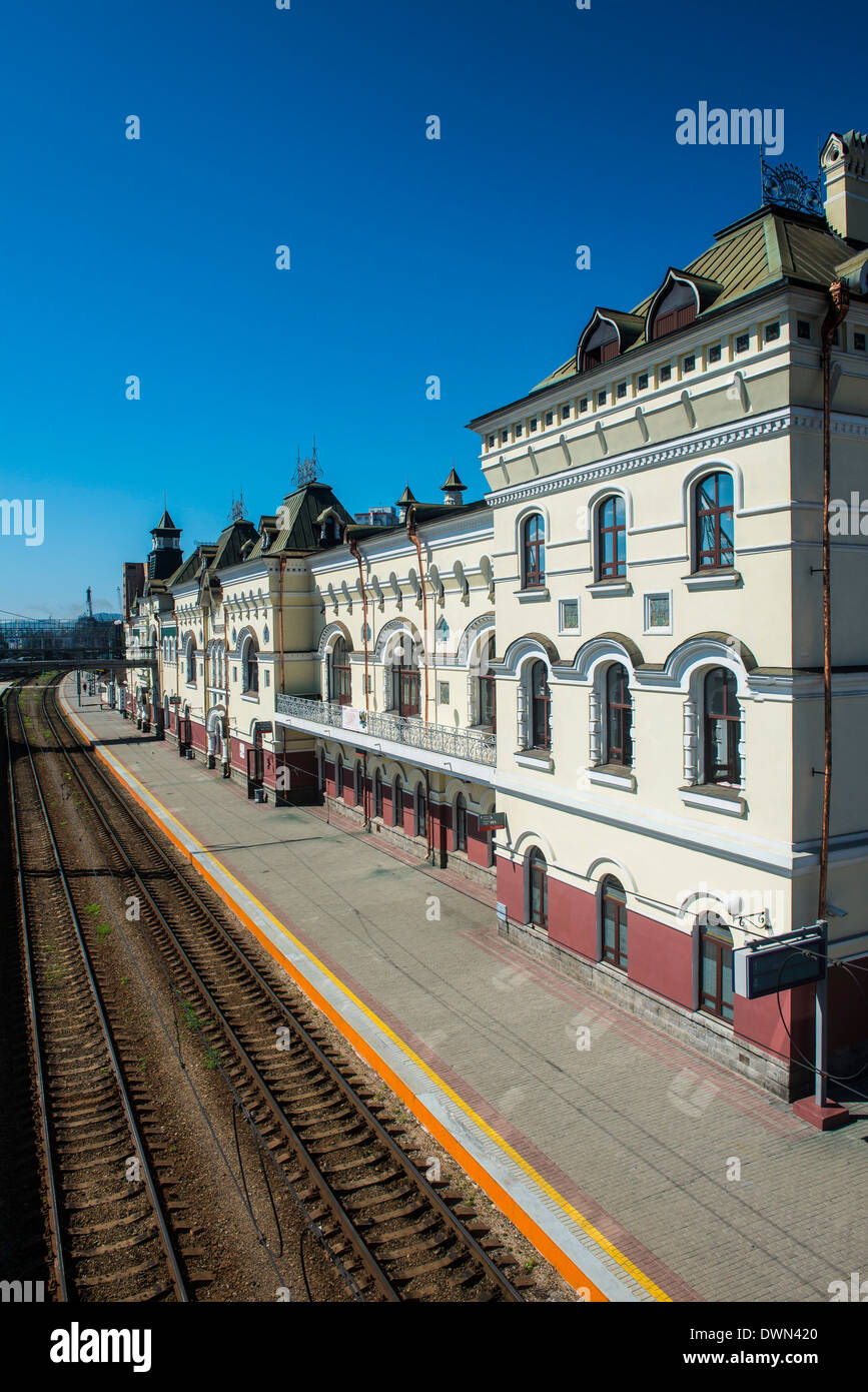 La finale della stazione ferroviaria di Trans-Siberian railway a Vladivostok, Russia, Eurasia Foto Stock
