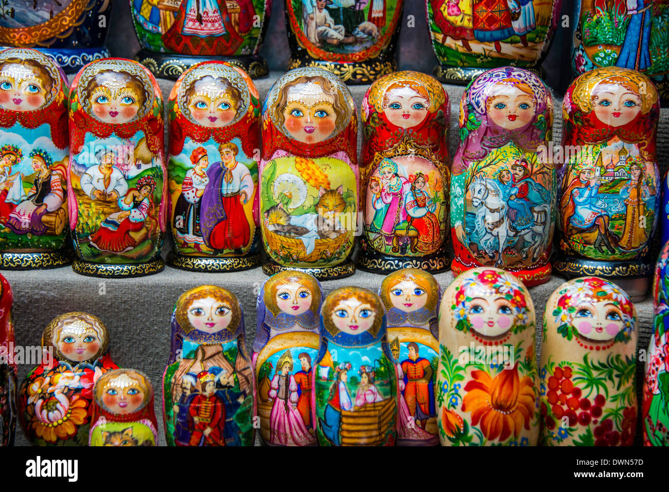 Le bambole russe in vendita come souvenir a Kiev (Kiev), in Ucraina, in  Europa Foto stock - Alamy