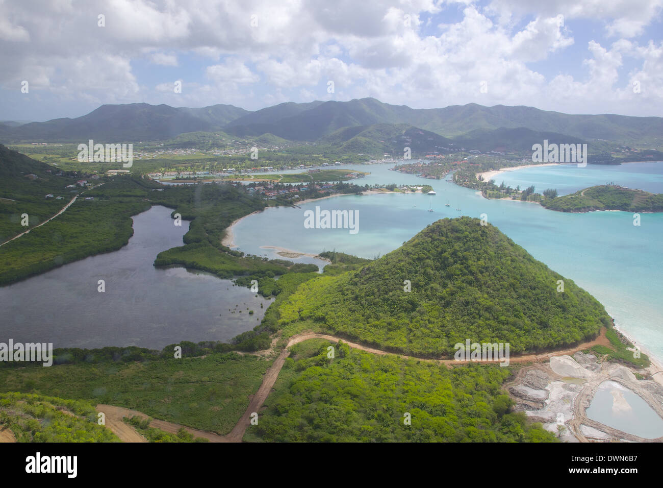 Vista su cinque delle isole Harbour, Antigua, Isole Sottovento, West Indies, dei Caraibi e America centrale Foto Stock