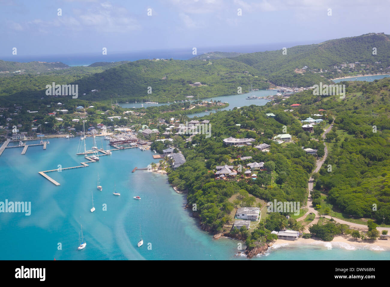 Vista di Falmouth Harbour, Antigua, Isole Sottovento, West Indies, dei Caraibi e America centrale Foto Stock