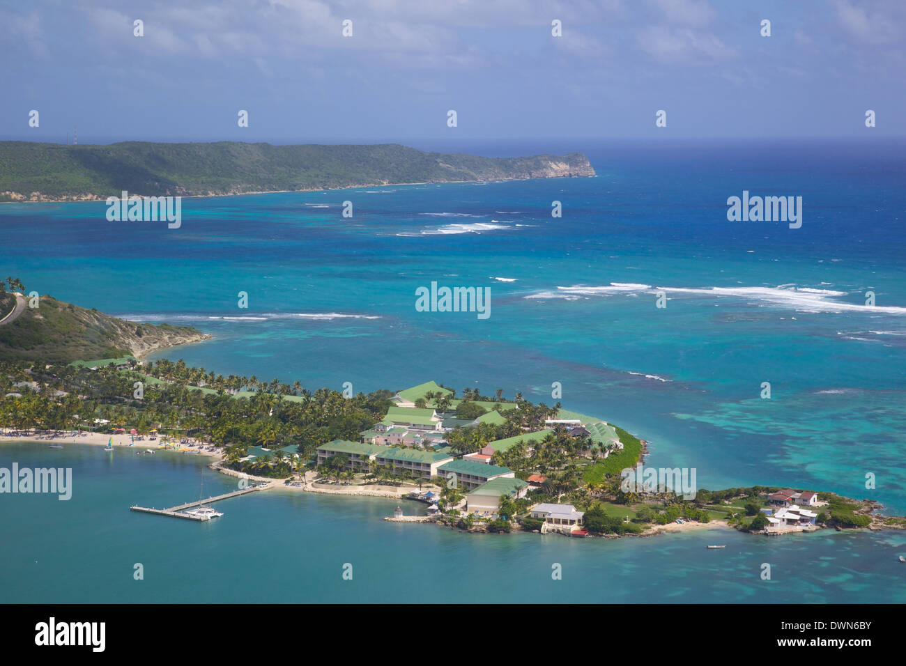 Vista di Mamora Bay e St. James Club, Antigua, Isole Sottovento, West Indies, dei Caraibi e America centrale Foto Stock