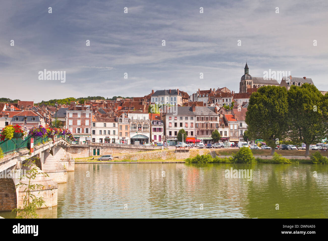 La città di Joigny, Yonne, Borgogna, in Francia, in Europa Foto Stock