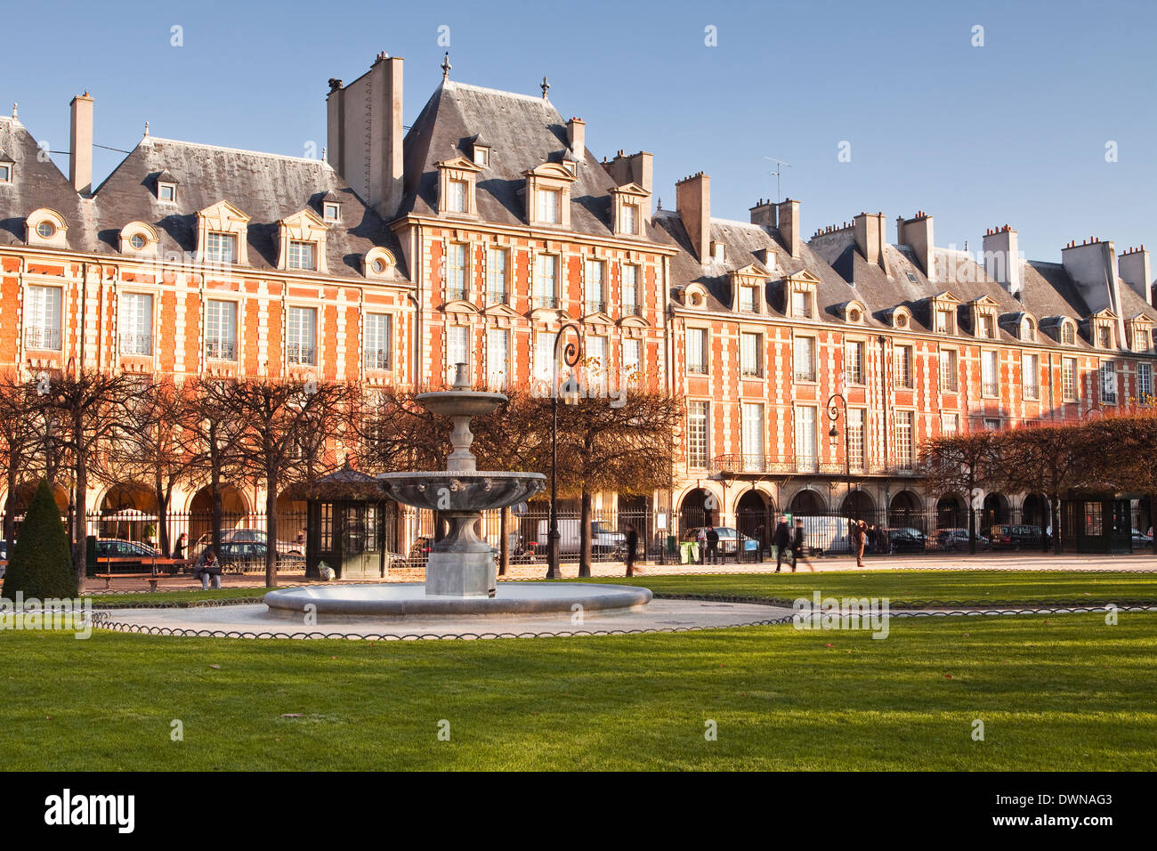 Place des Voges, la più antica piazza pianificata di parigi, quartiere di Marais, Parigi, Francia, Europa Foto Stock