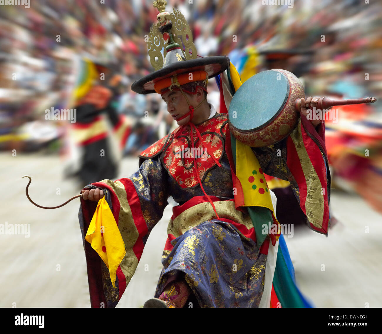 Danzatrice presso il Paro Tsechu (Festival) nel Regno del Bhutan Foto Stock