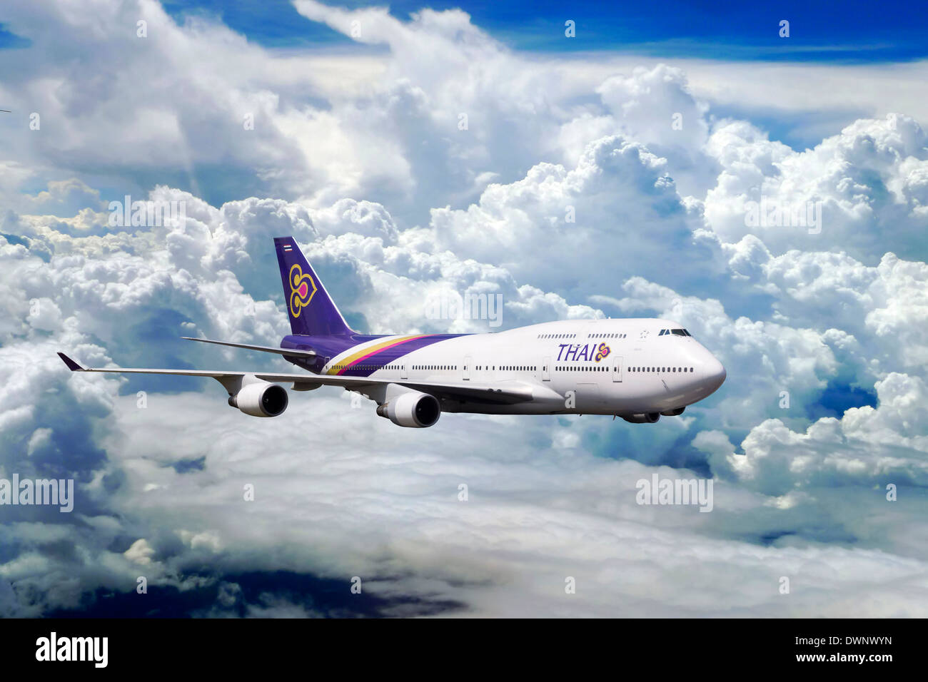 Boeing 747 da Thai Airways in volo Foto Stock