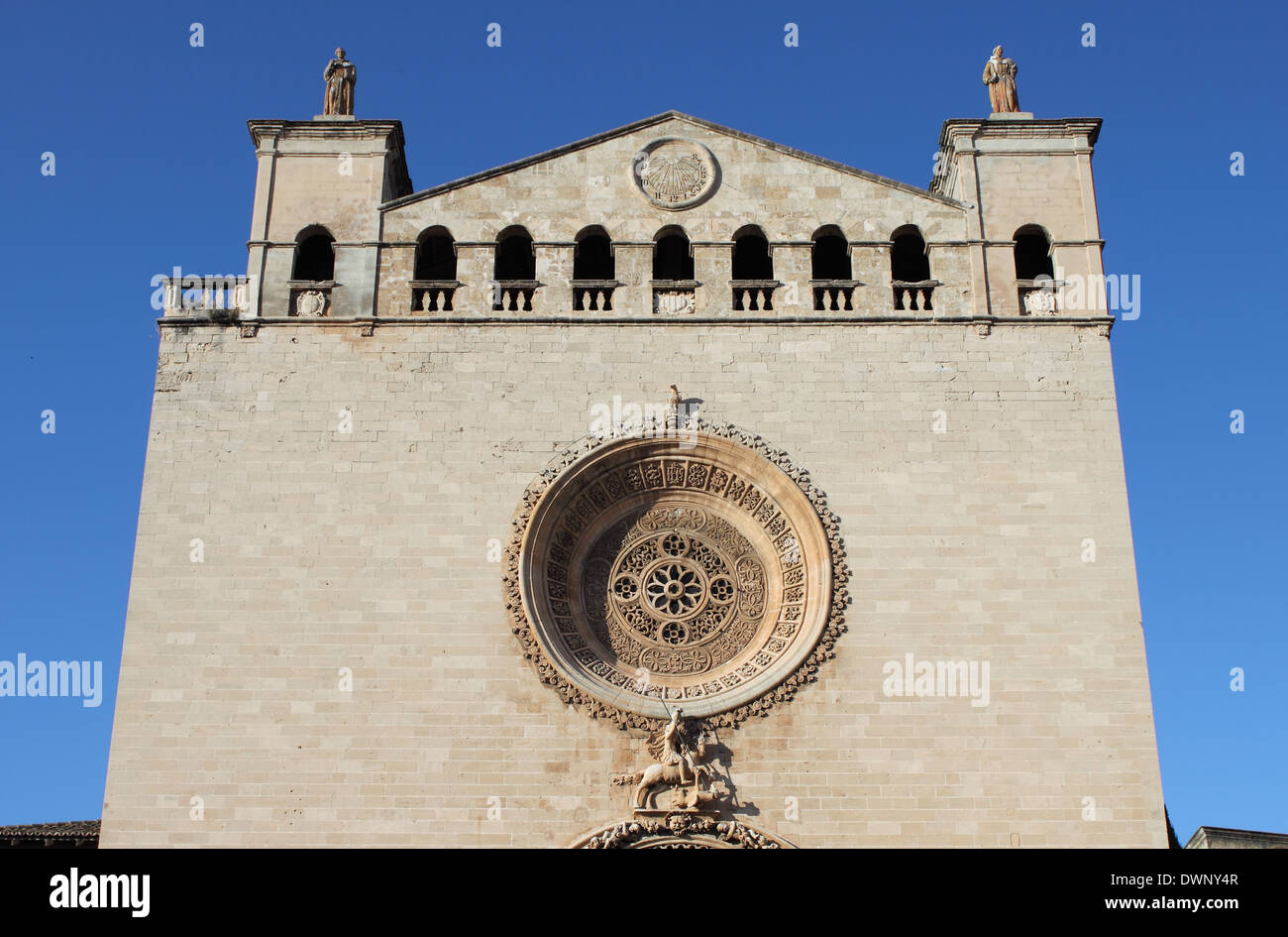 La facciata della Basilica di San Francesco di Assisi in Palma de Mallorca, Spagna Foto Stock