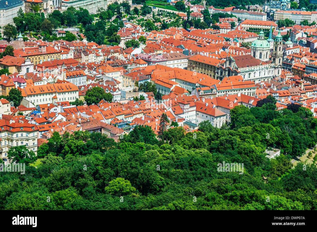 Vista sulla città di Praga Città Architettura da sopra Foto Stock