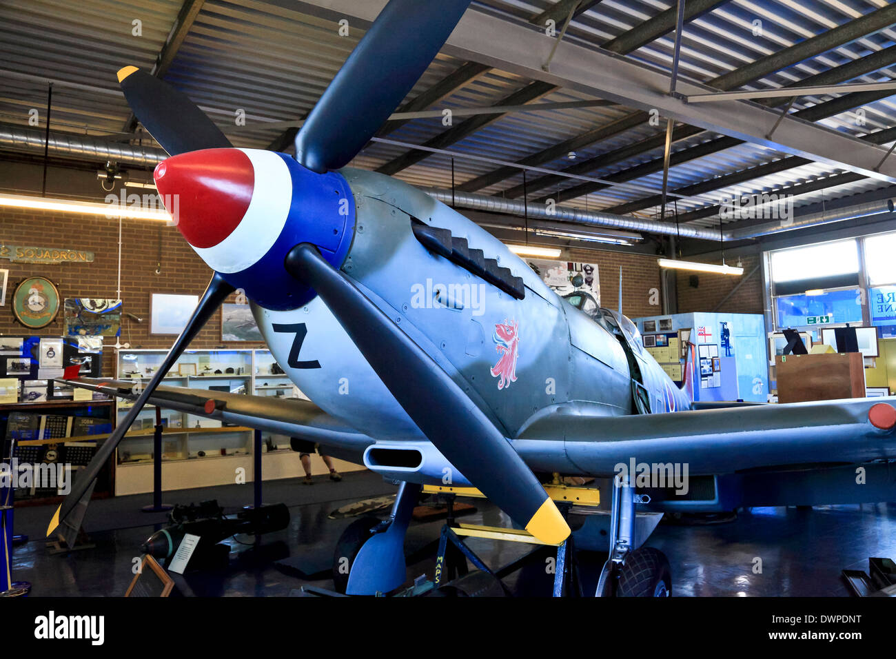 9399. Super Marine Spitfire Mark XVI, Manston Spitfire & Hurricane Museum, Manston, Kent, Inghilterra Foto Stock
