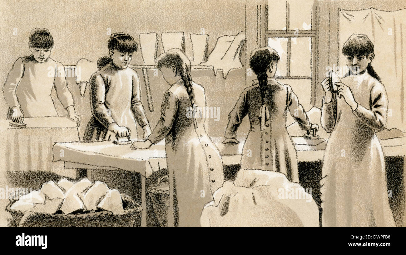 Servizio lavanderia classe a Chemawa Indian School a Salem, Oregon, 1880. Incisione Foto Stock