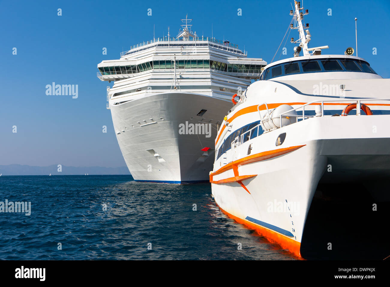 Battelli turistici e le navi da passeggeri Foto Stock