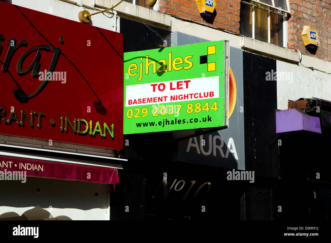 Discoteca per lasciare il segno del Hayes, Cardiff, Galles. Foto Stock