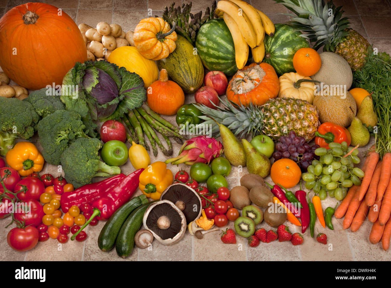 Visualizzazione di frutta e verdura Foto Stock