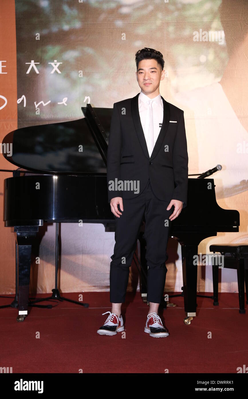 Taipei Cinese. Xii Mar, 2014. Il cantante Dawen rilasciare il suo nuovo album in Taipei, Cina mercoledì 12 marzo, 2014. © TopPhoto/Alamy Live News Foto Stock